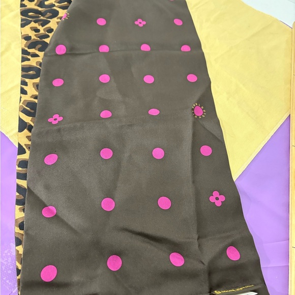 Louis Vuitton Infinity Scarf New Authentic - Picture 9 of 12
